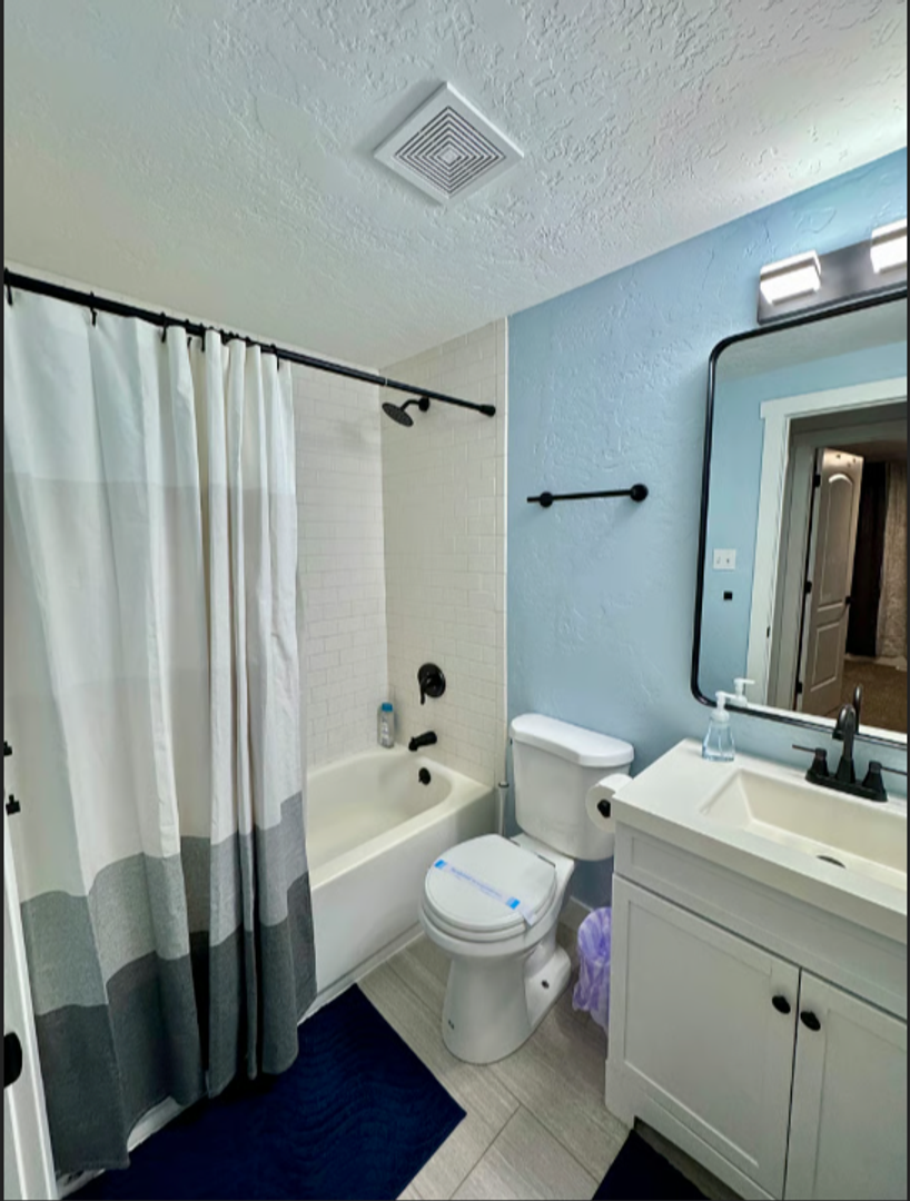 1305 N Valentine st 9 of 12
