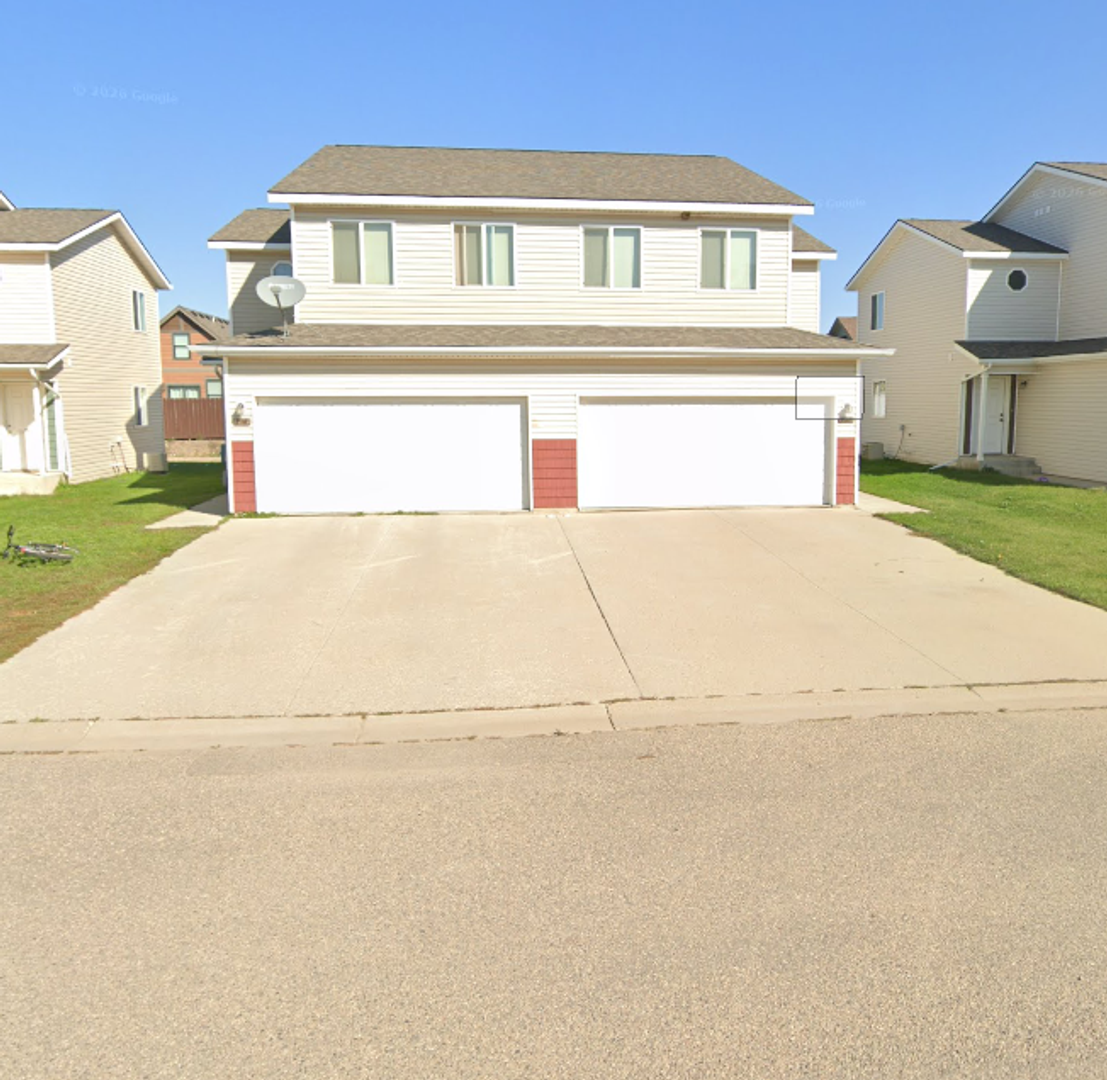 Tioga Townhome: 214 7th Street Southwest