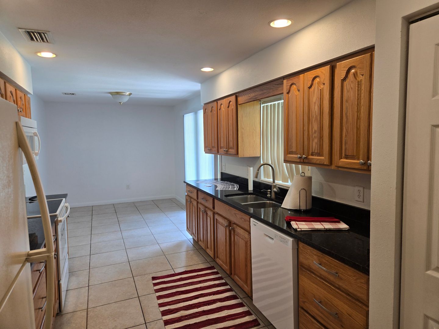 DeLand House: 408 E Kentucky Ave