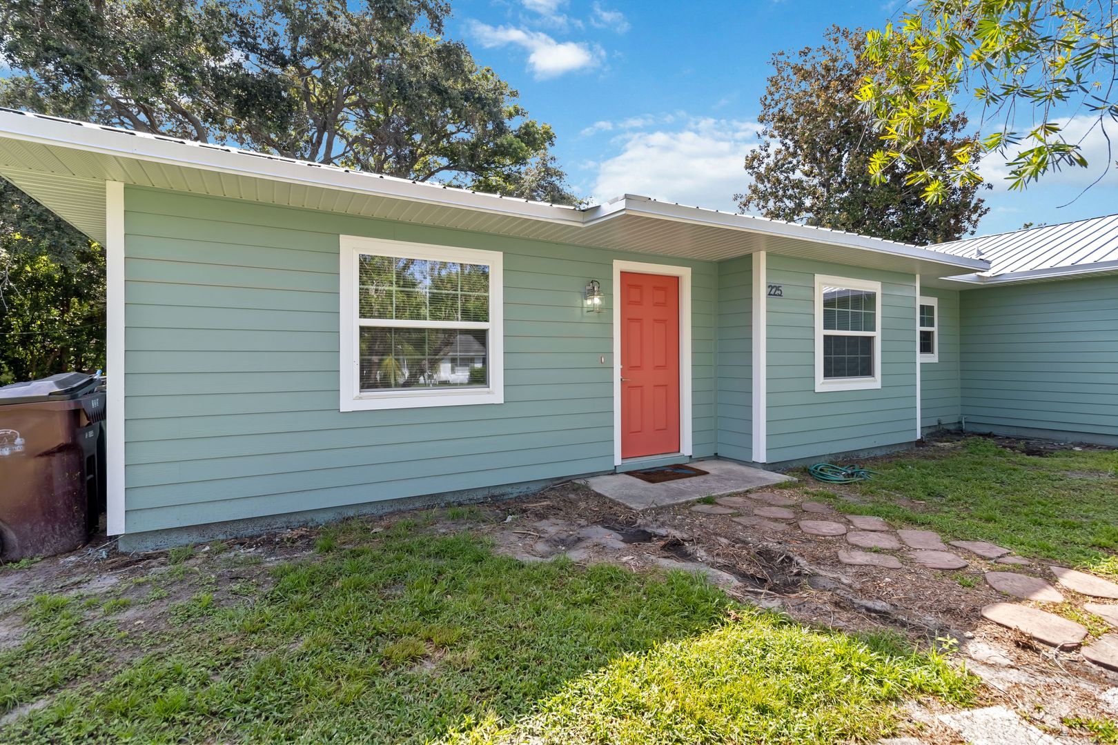 SAINT CLOUD House: 225 MONTANA AVE