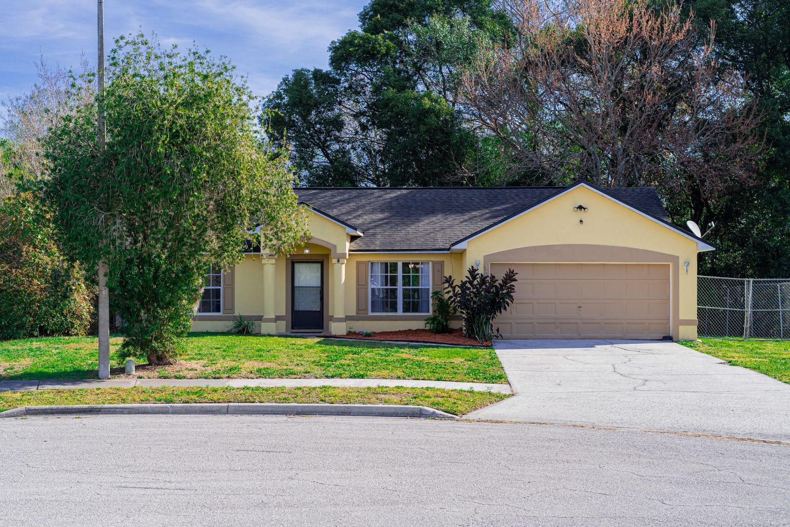 Saint Cloud House: 942 Whisler Ct