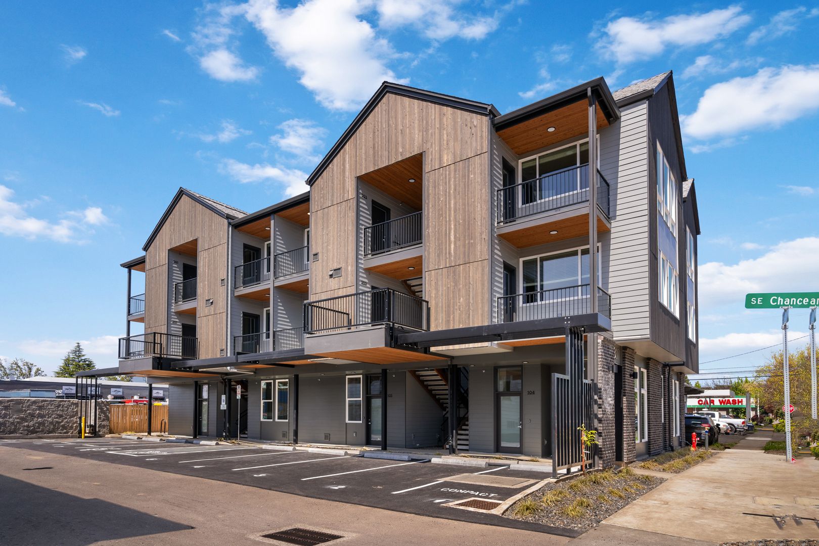 Hillsboro Apartment: 337 SE 4th Ave