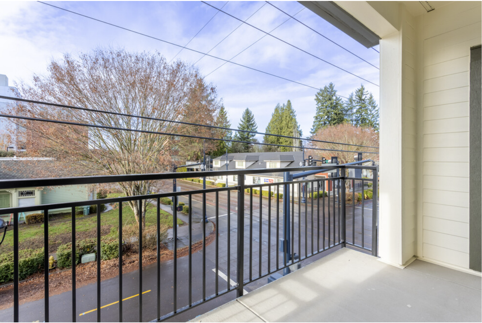 Hillsboro Apartment: 238 SE 9th Ave