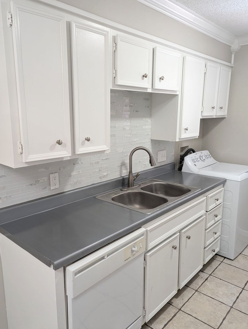 Lubbock Apartment: 5202 Kenosha Ave