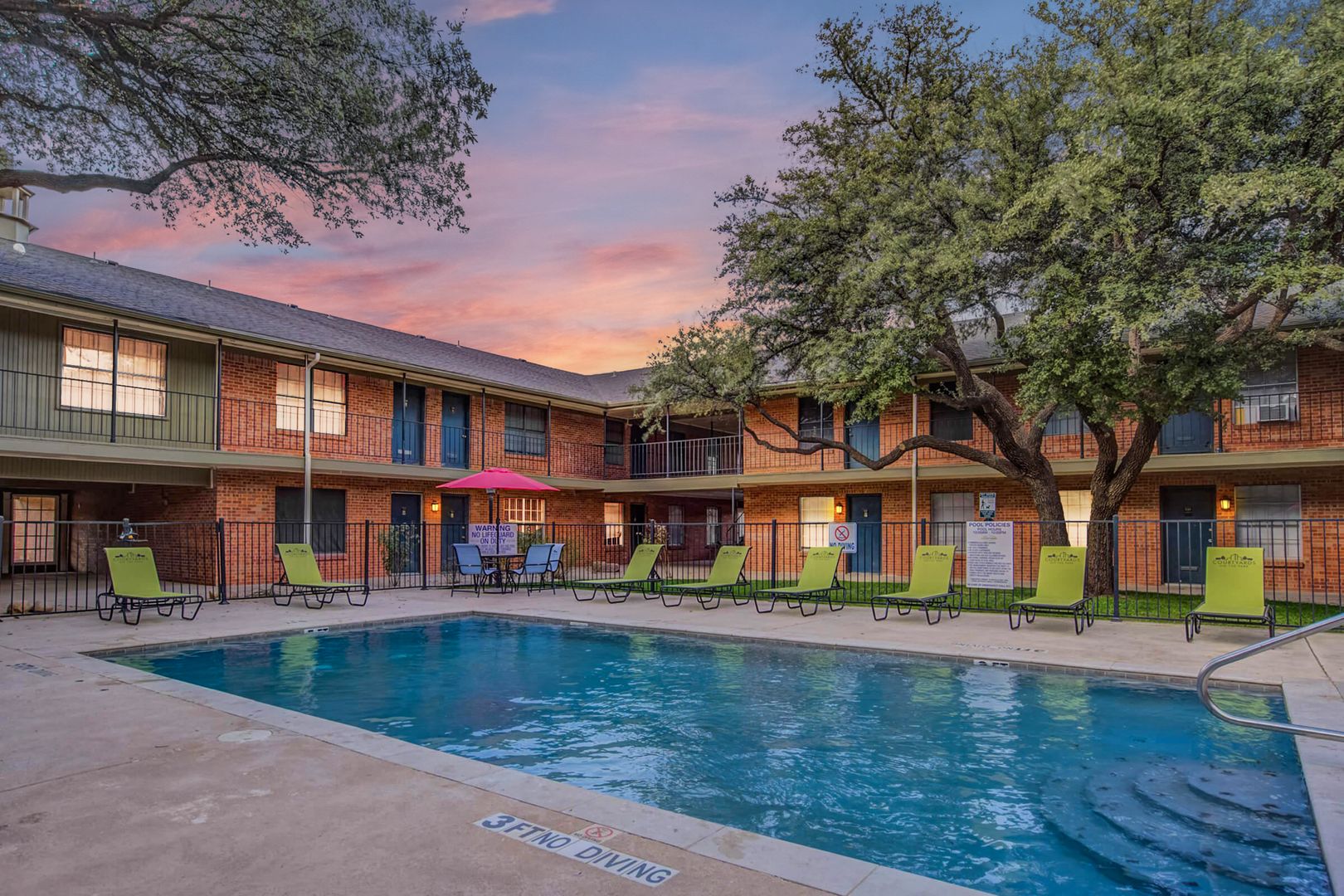 Pool at Courtyards on the Park (2 of 2)