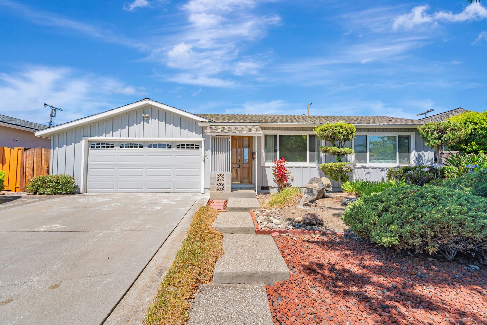 San Jose House: 729 Hickory Way