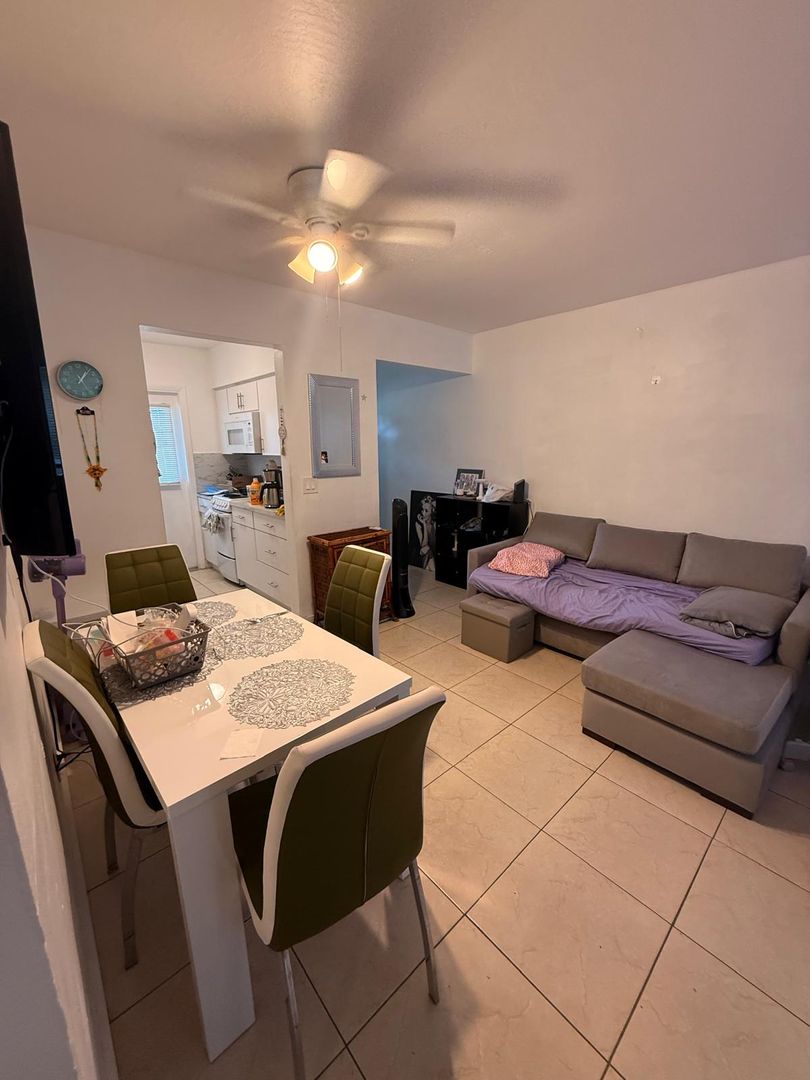 Hallandale Beach Apartment: 101 SE 9th Street