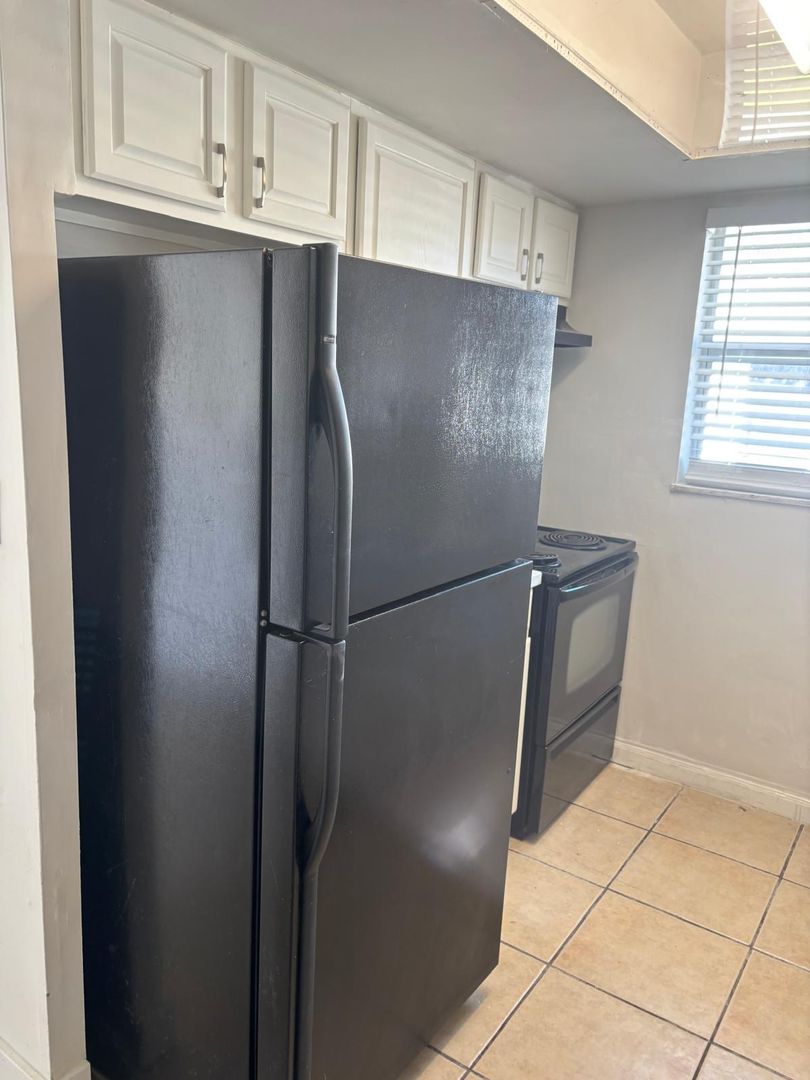 Vero Beach Apartment: 1875 40 AVE