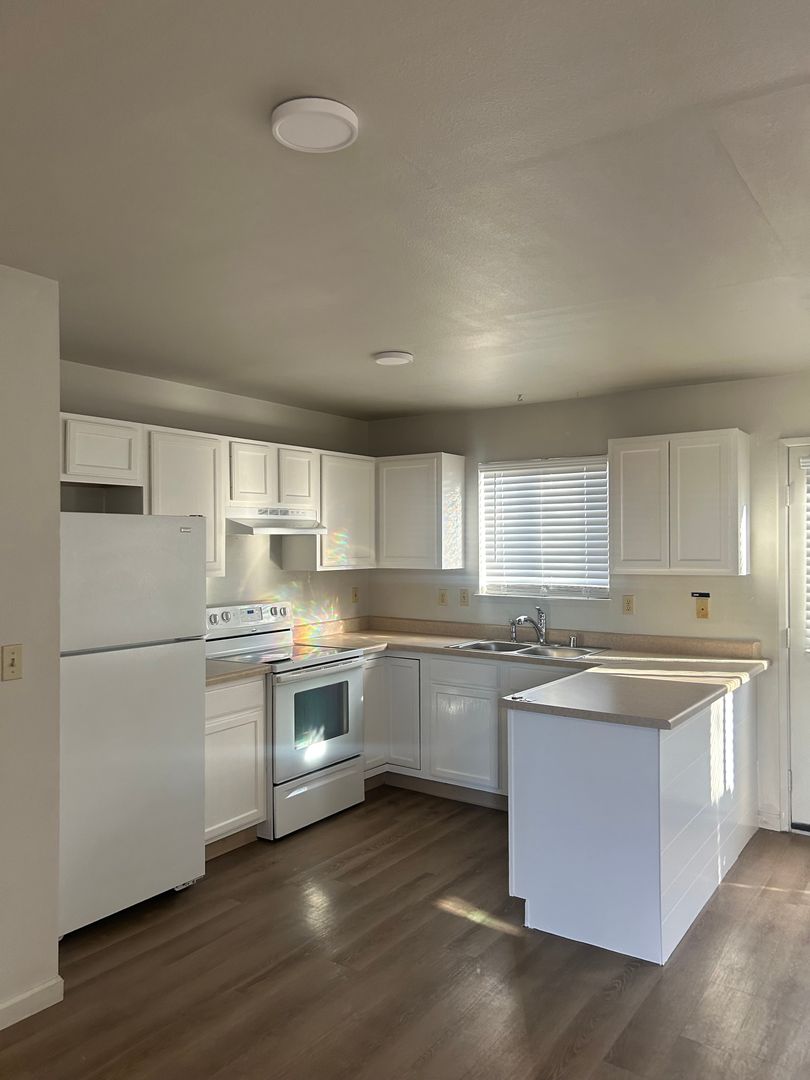 FERNLEY Apartment: 130 CURRY DR