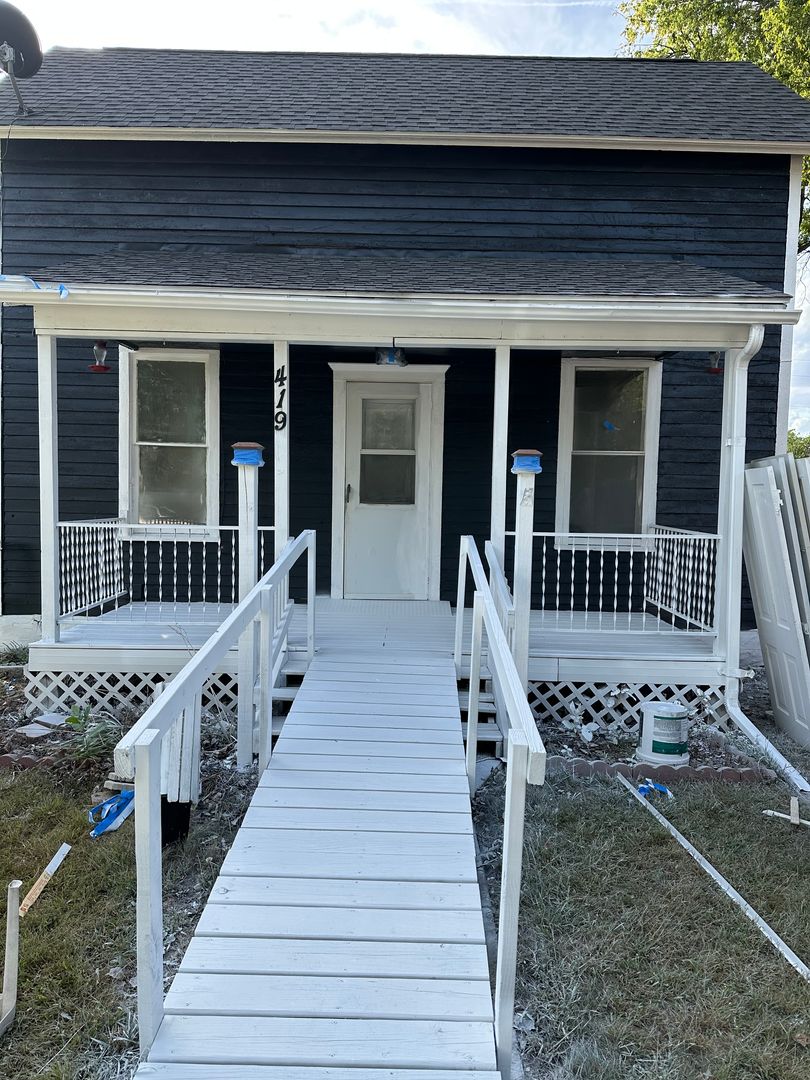 Canton House: 419 S Bartlett Ave