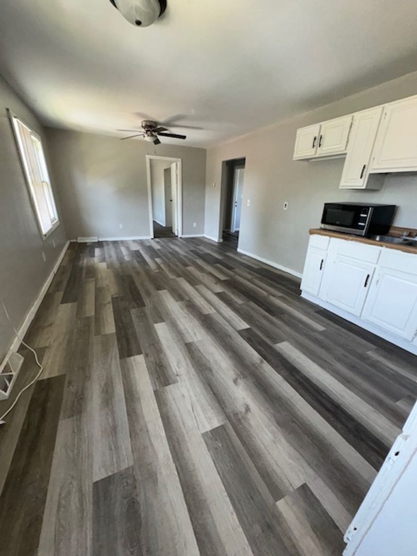 Sioux Falls Apartment: 1511 E 5th St