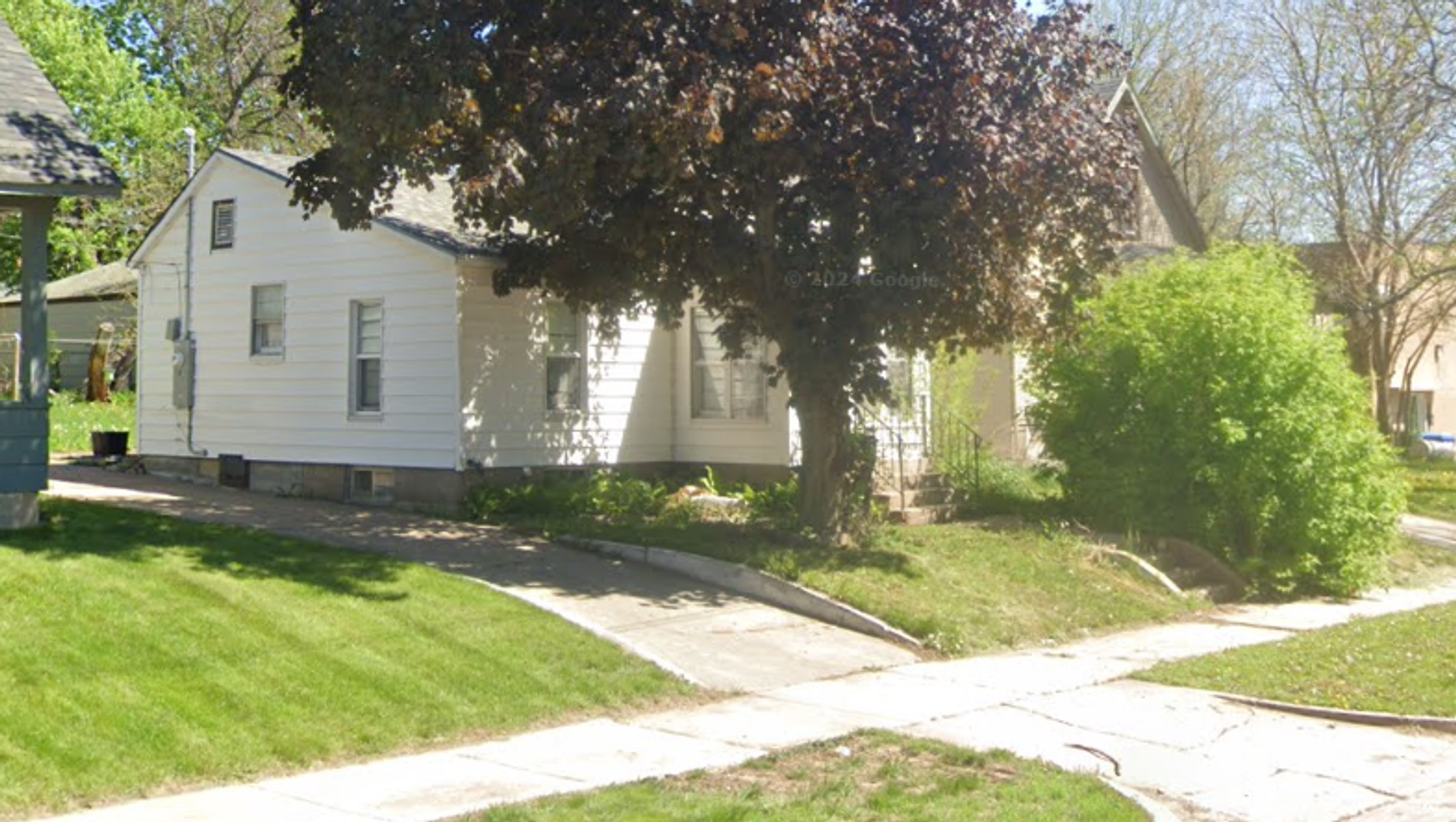 Sioux Falls House: 328 N Blauvelt Ave