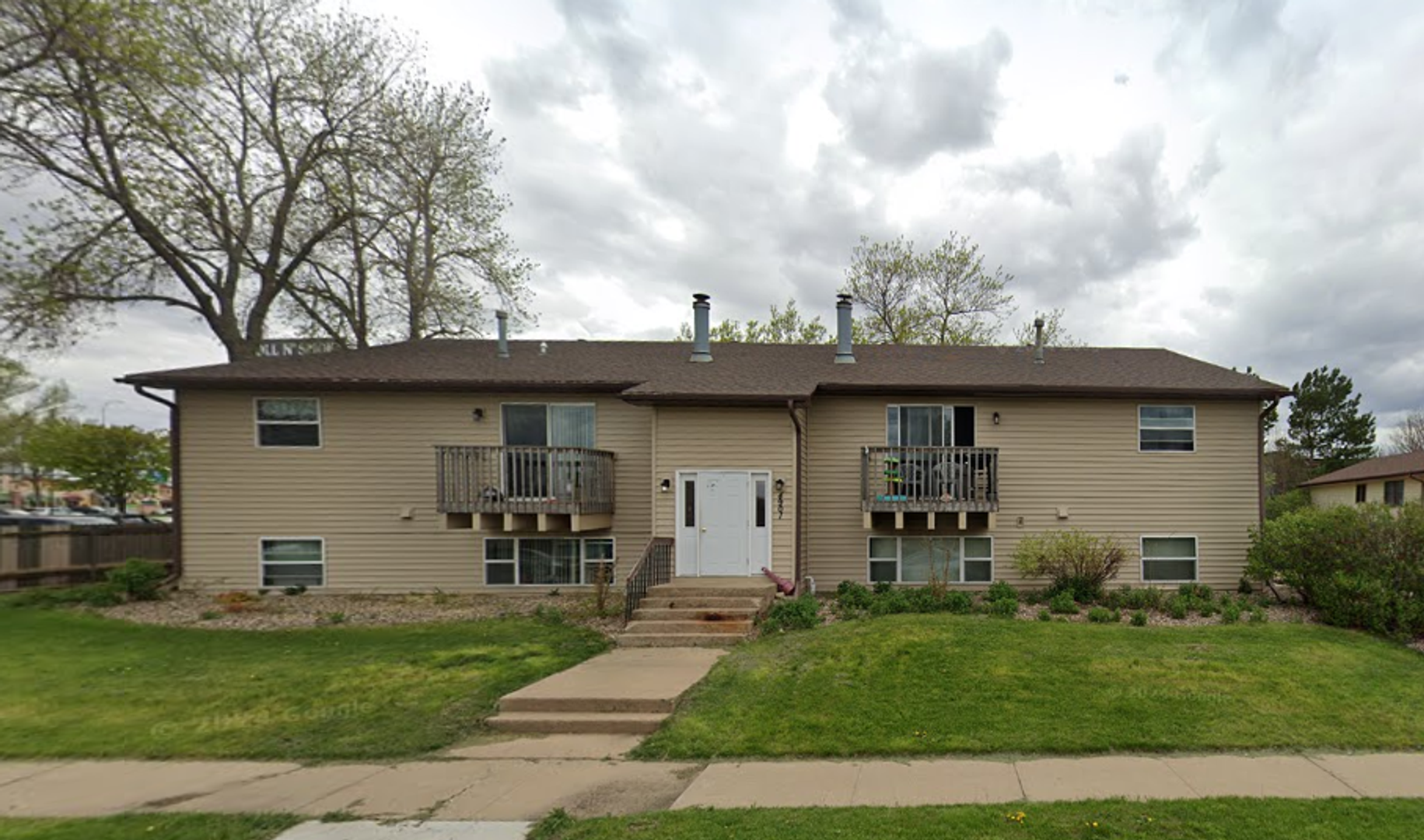 Sioux Falls Apartment: 4901 S Baha Ave