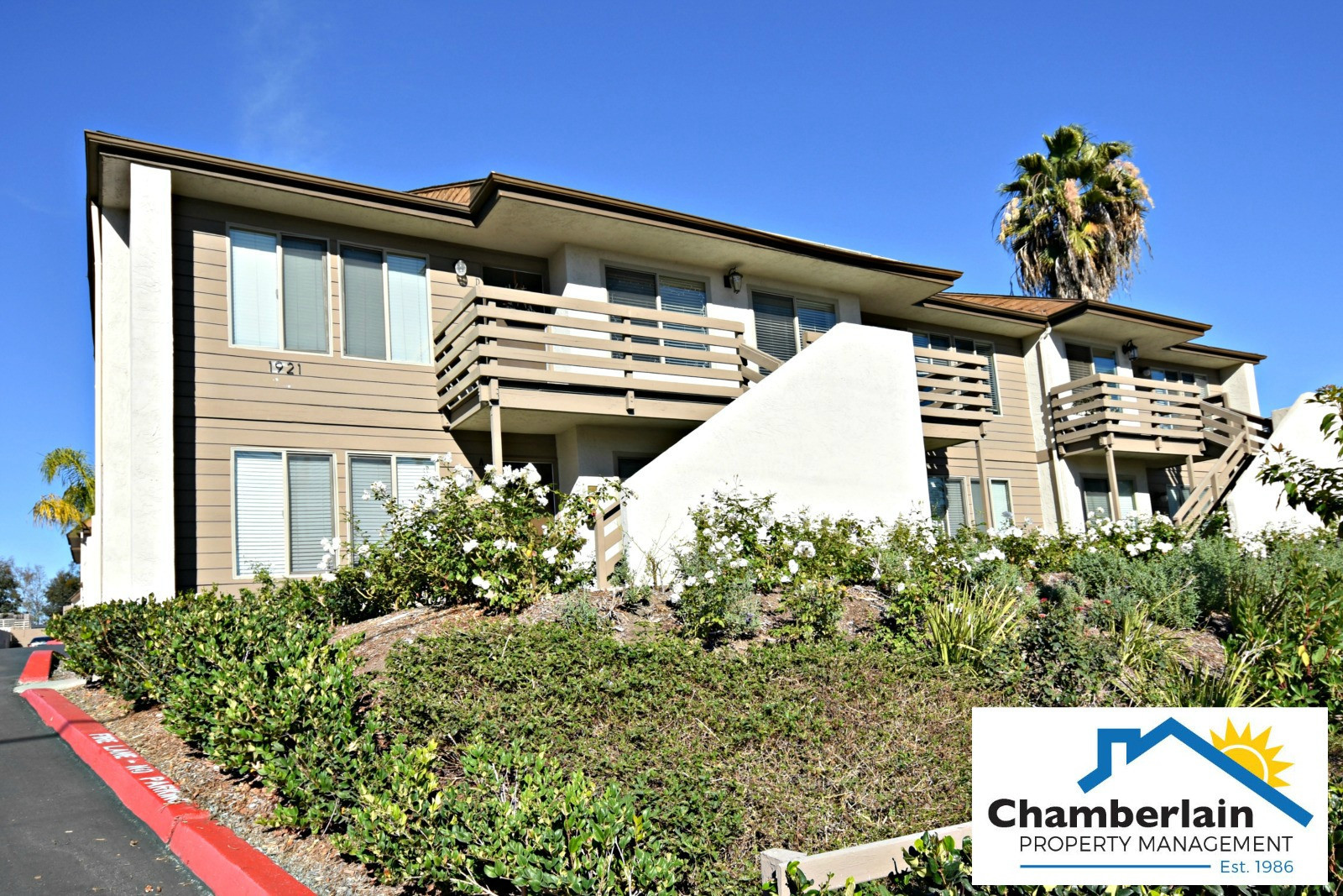 Vista Apartment: 1921 - 1927 West Drive
