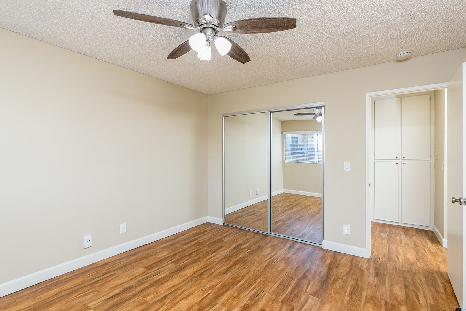 Lakeside Apartment: 9413 Winter Gardens