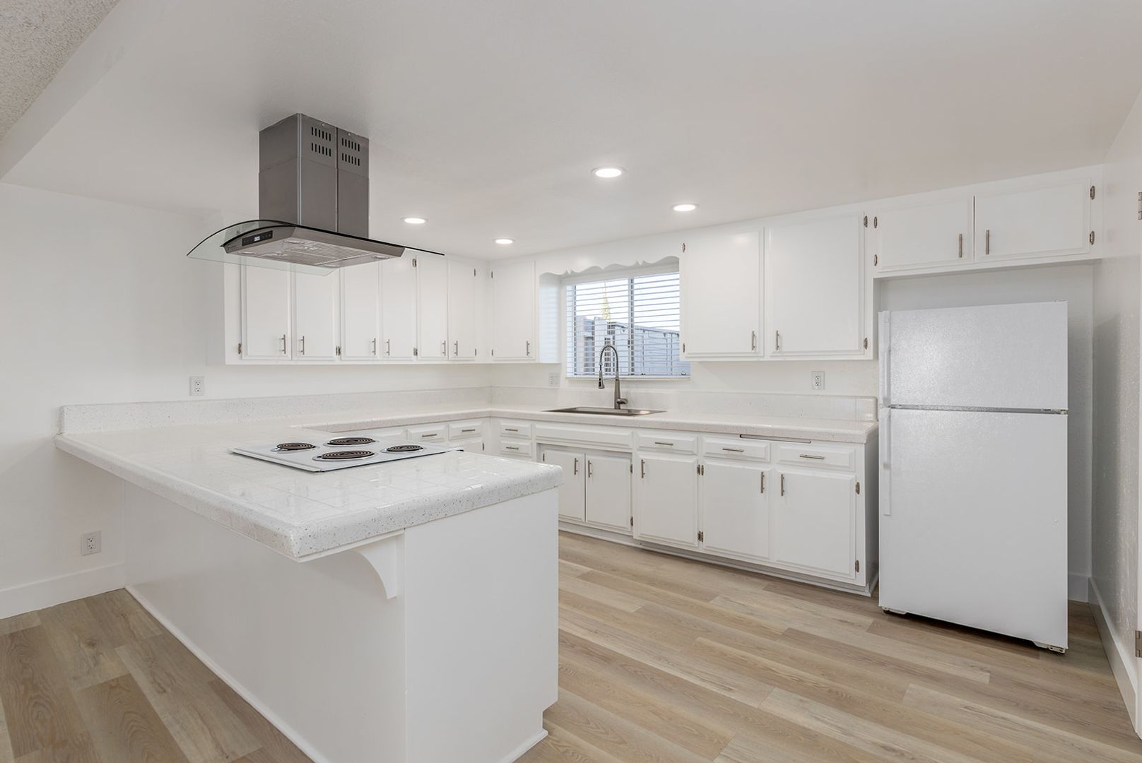 Vista Apartment: 451-457 Palm Drive