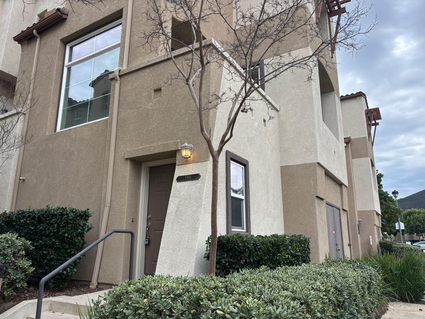 San Marcos House: 588 Almond Road