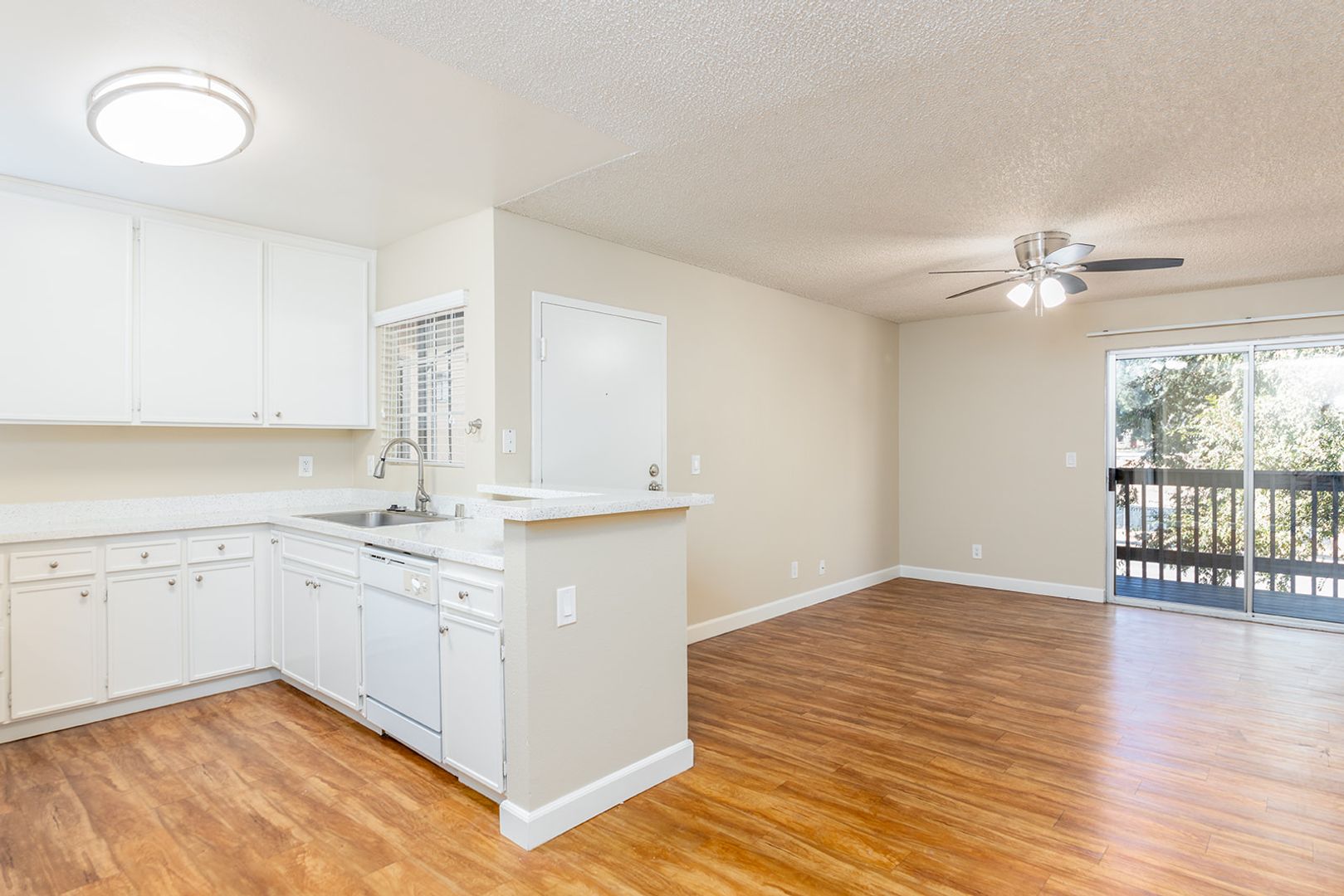 Lakeside Apartment: 9413 Winter Gardens
