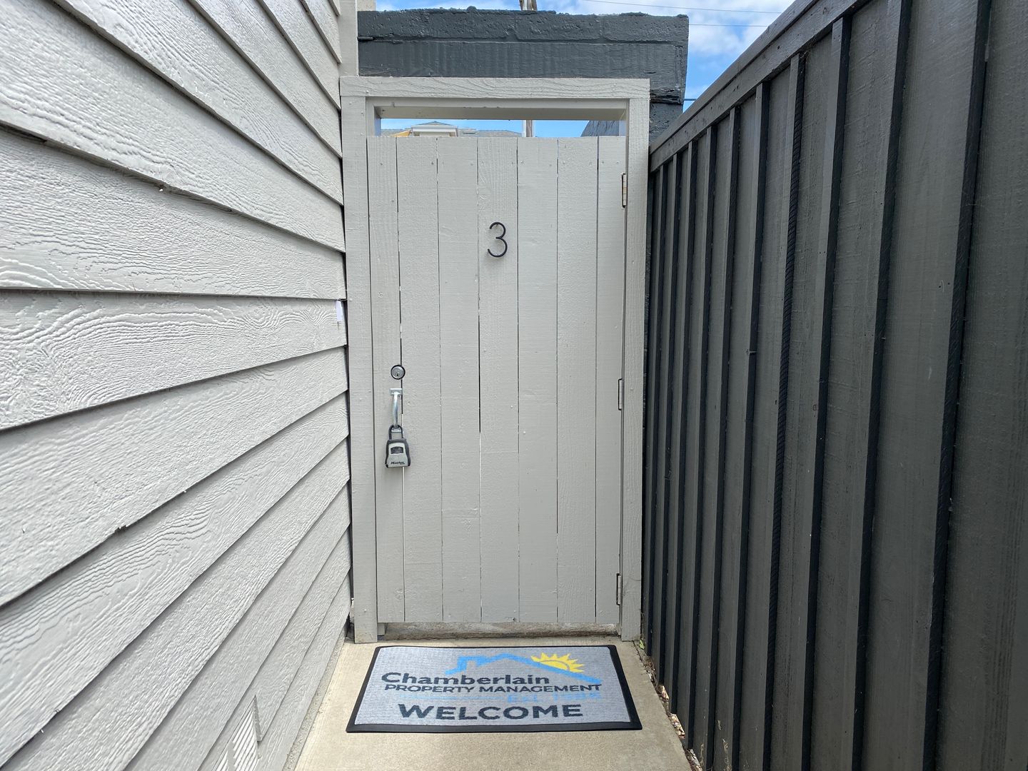 Oceanside Apartment: 518 S. Pacific St.