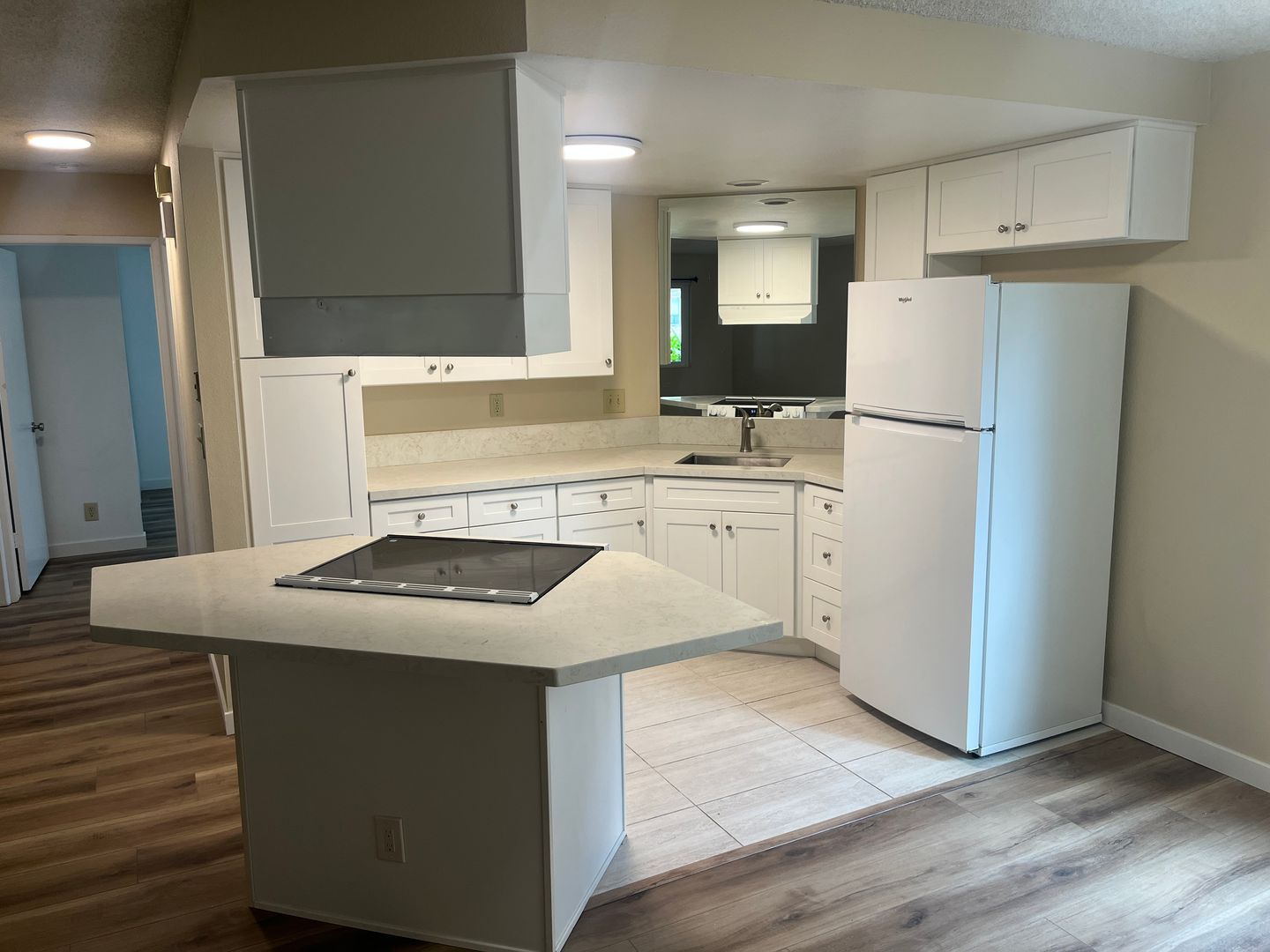 Cardiff Apartment: 2228 Manchester Ave