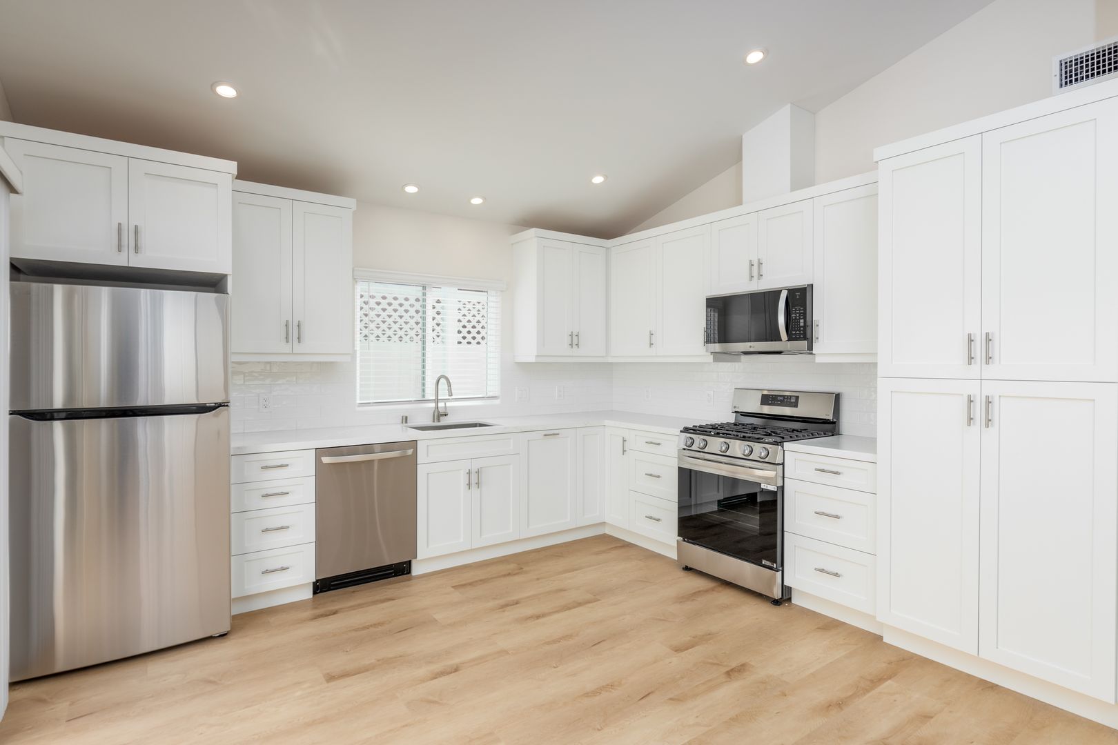 Oceanside House: 1619 S Ditmar St, Unit 2