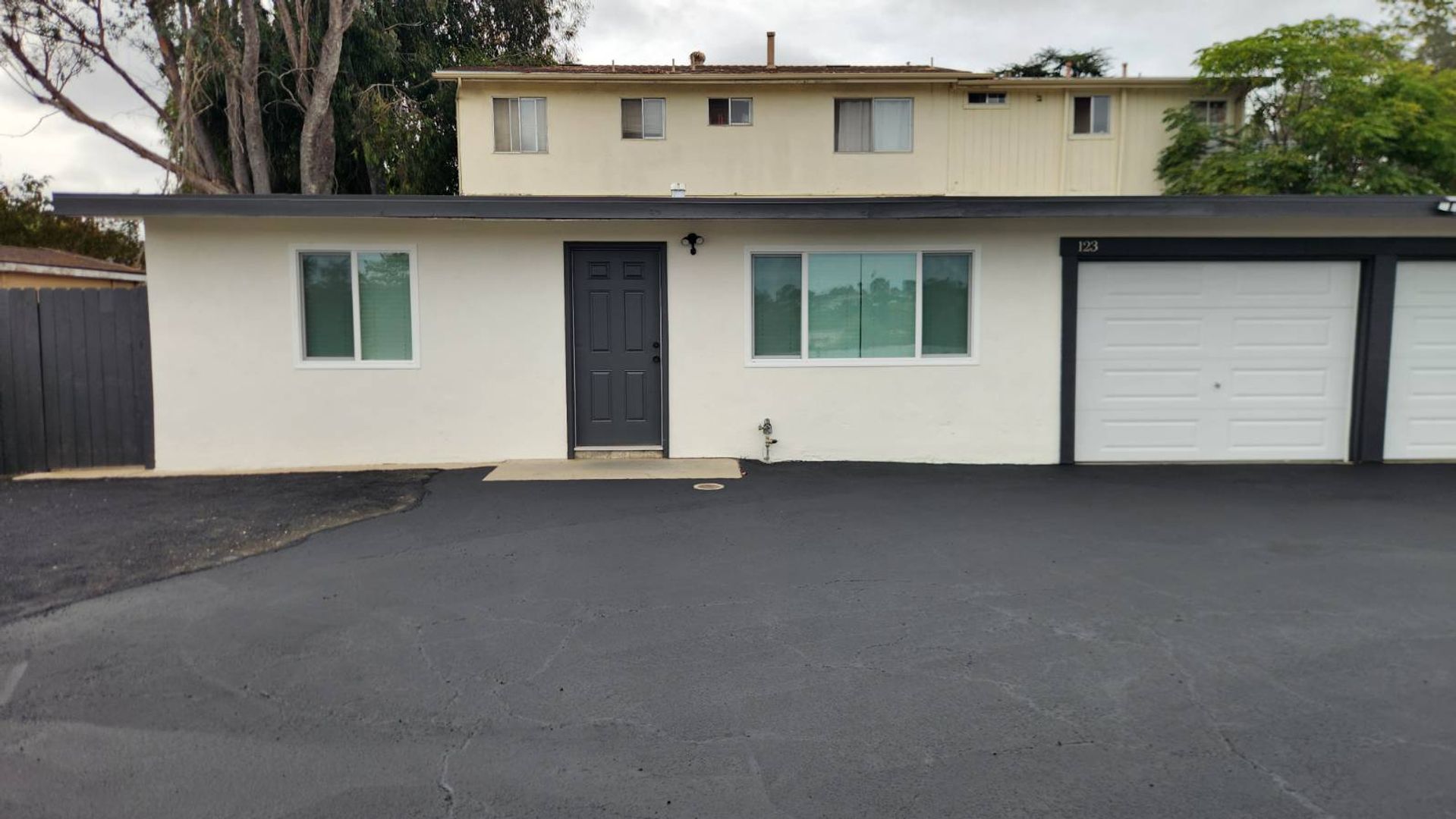 Vista Apartment: 121-123 Plymouth Drive