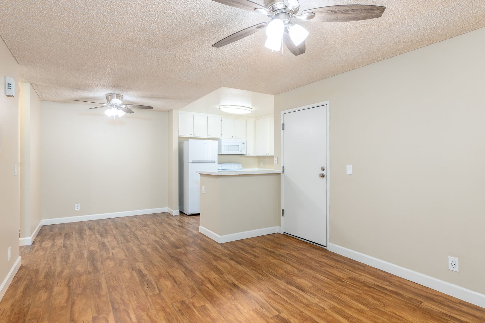 Lakeside Apartment: 9413 Winter Gardens