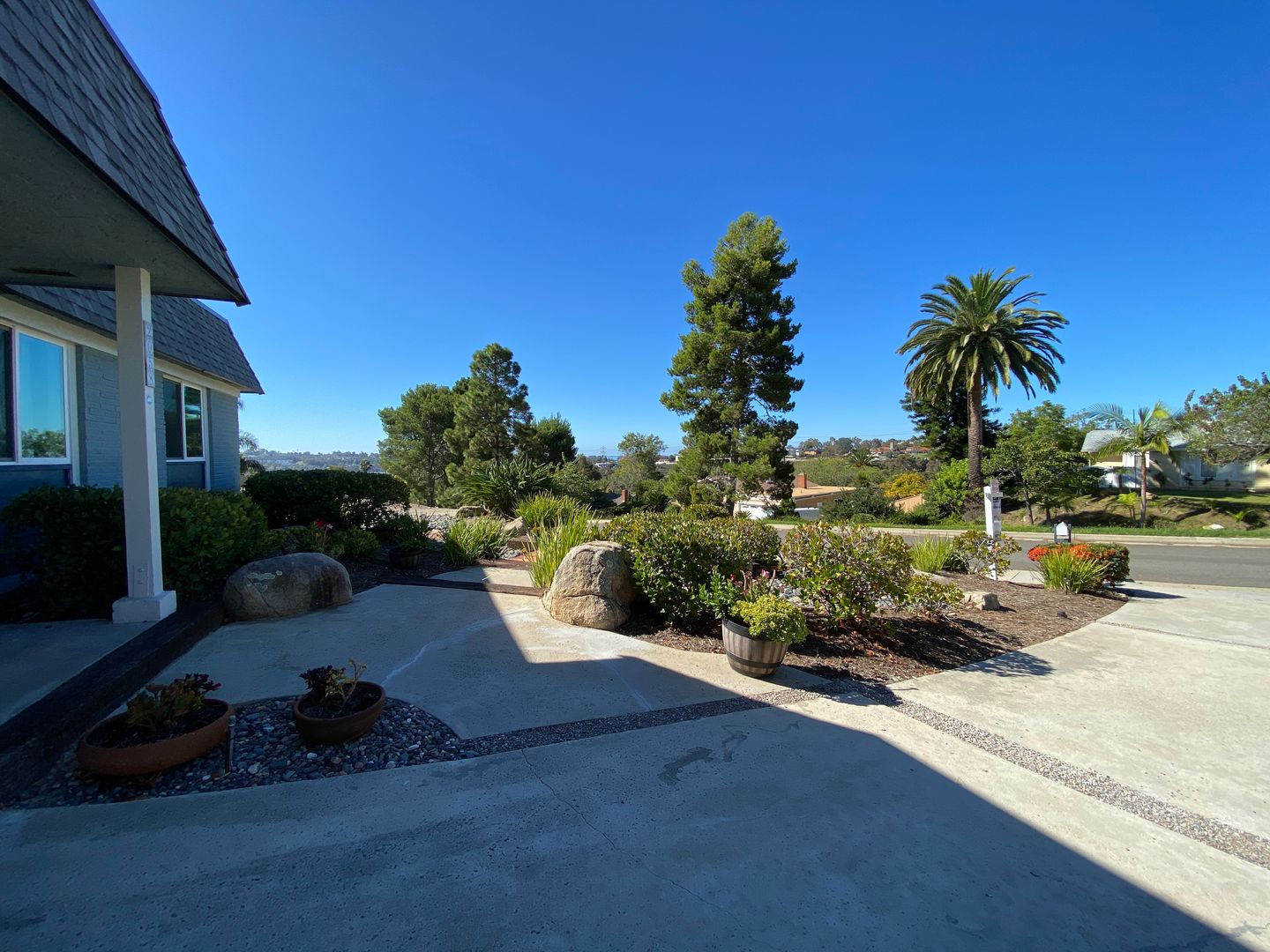 Oceanside House: 2058 Steiger Ln