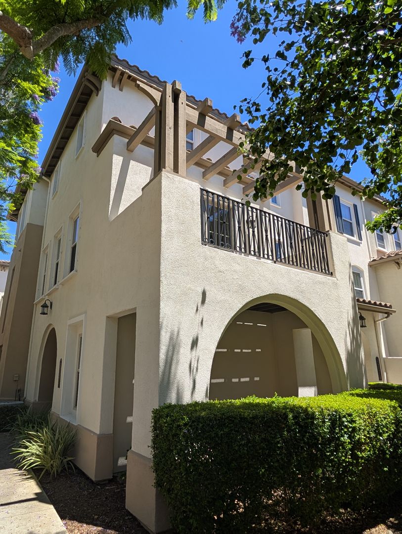 San Marcos House: 2078 Silverado St
