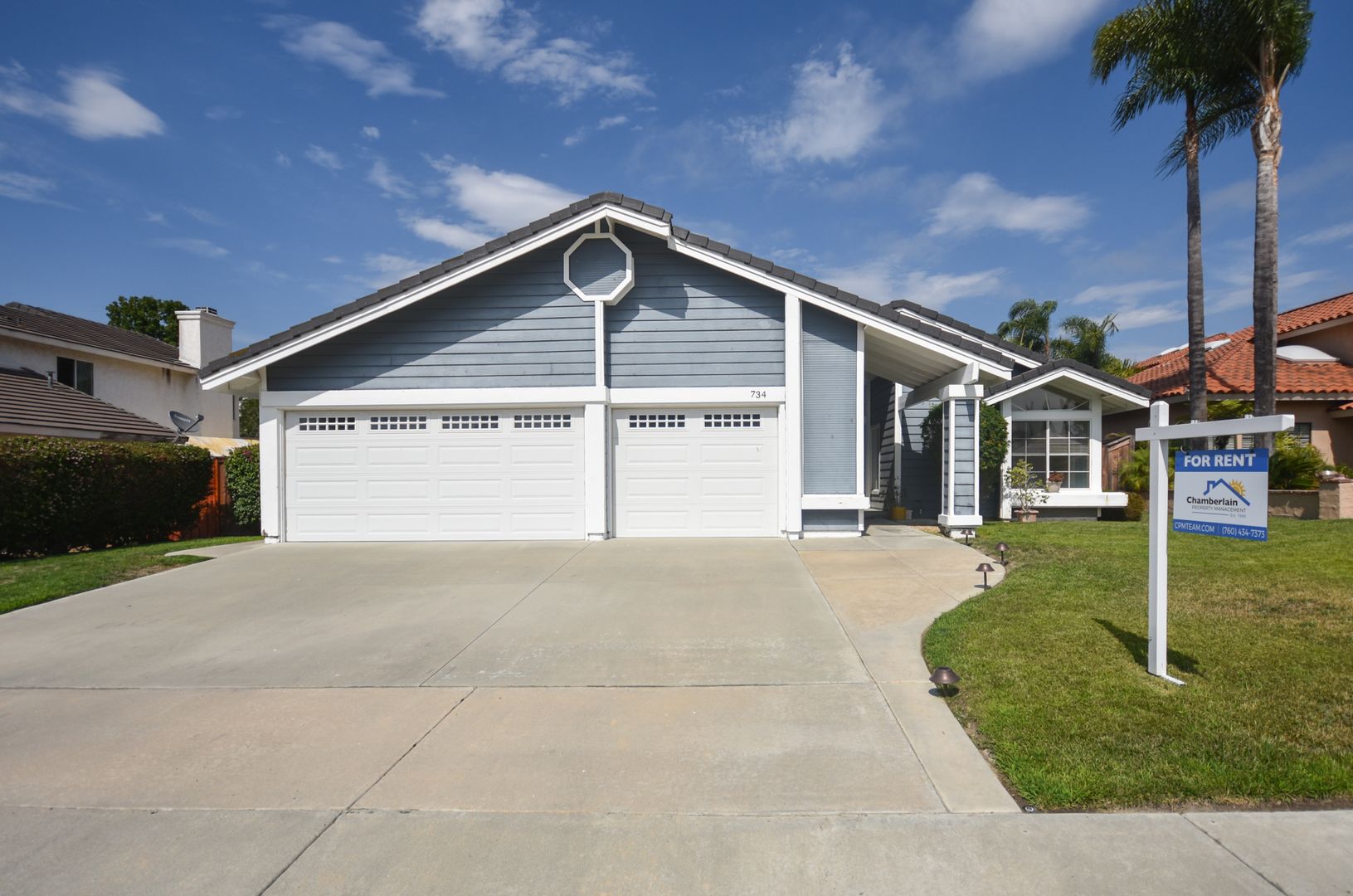 Oceanside House: 734 Lockwood Place