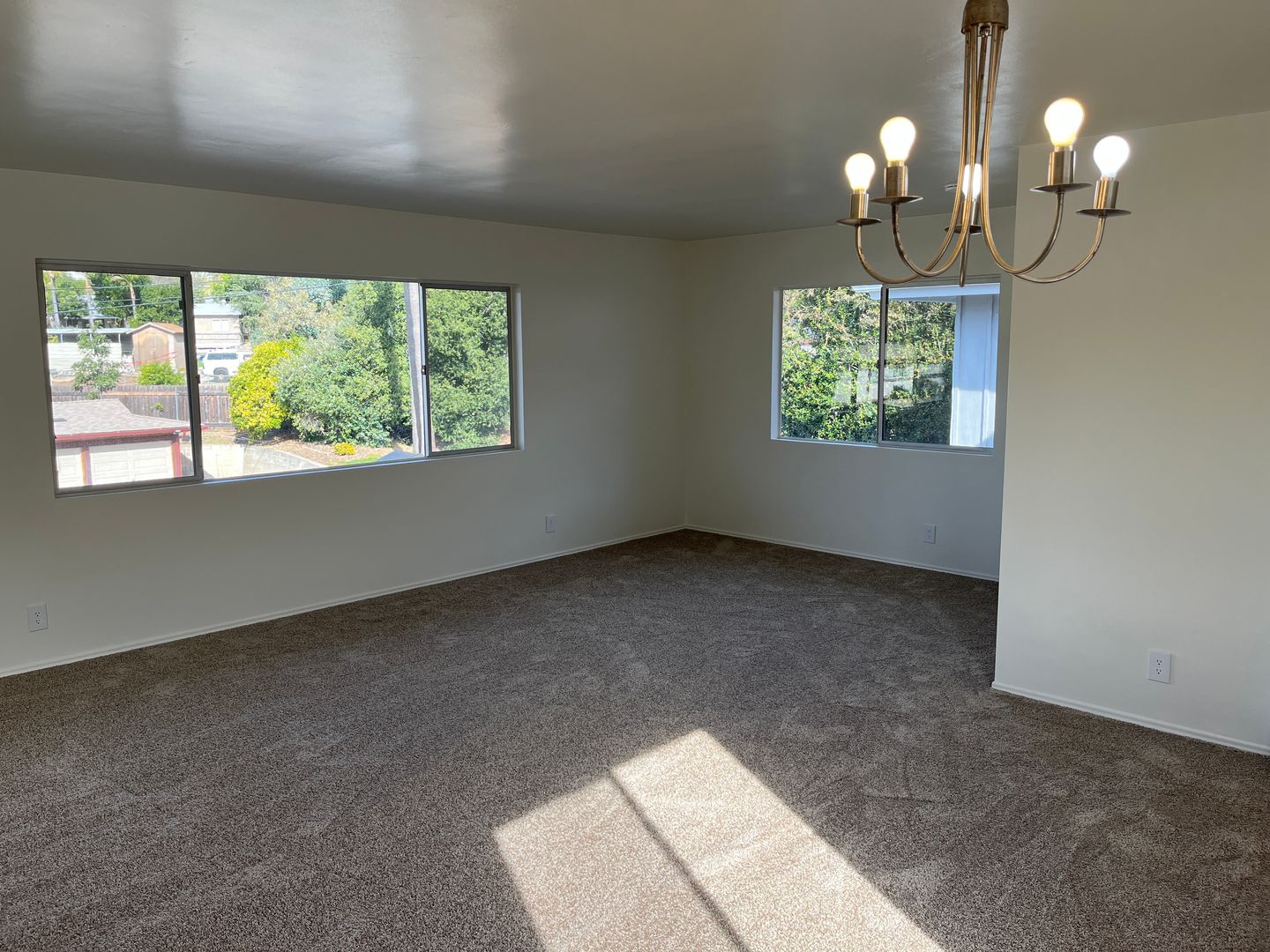 Vista Apartment: 206,208,210 Vista Glen Lane