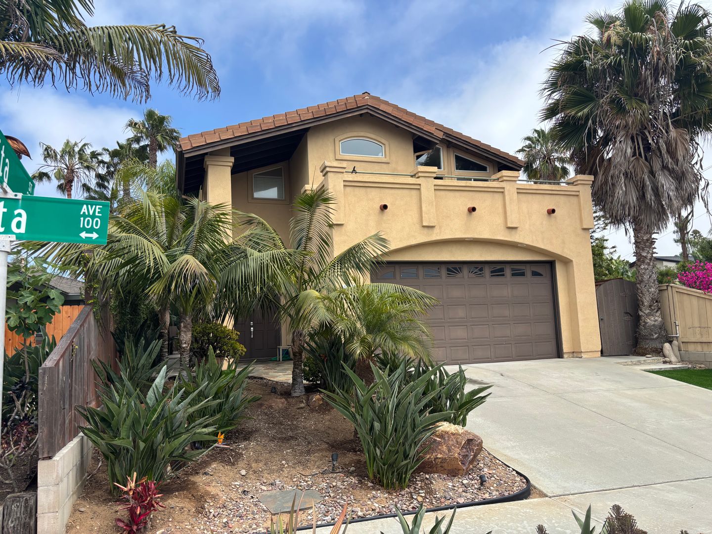 Encinitas House: 133 La Veta Ave