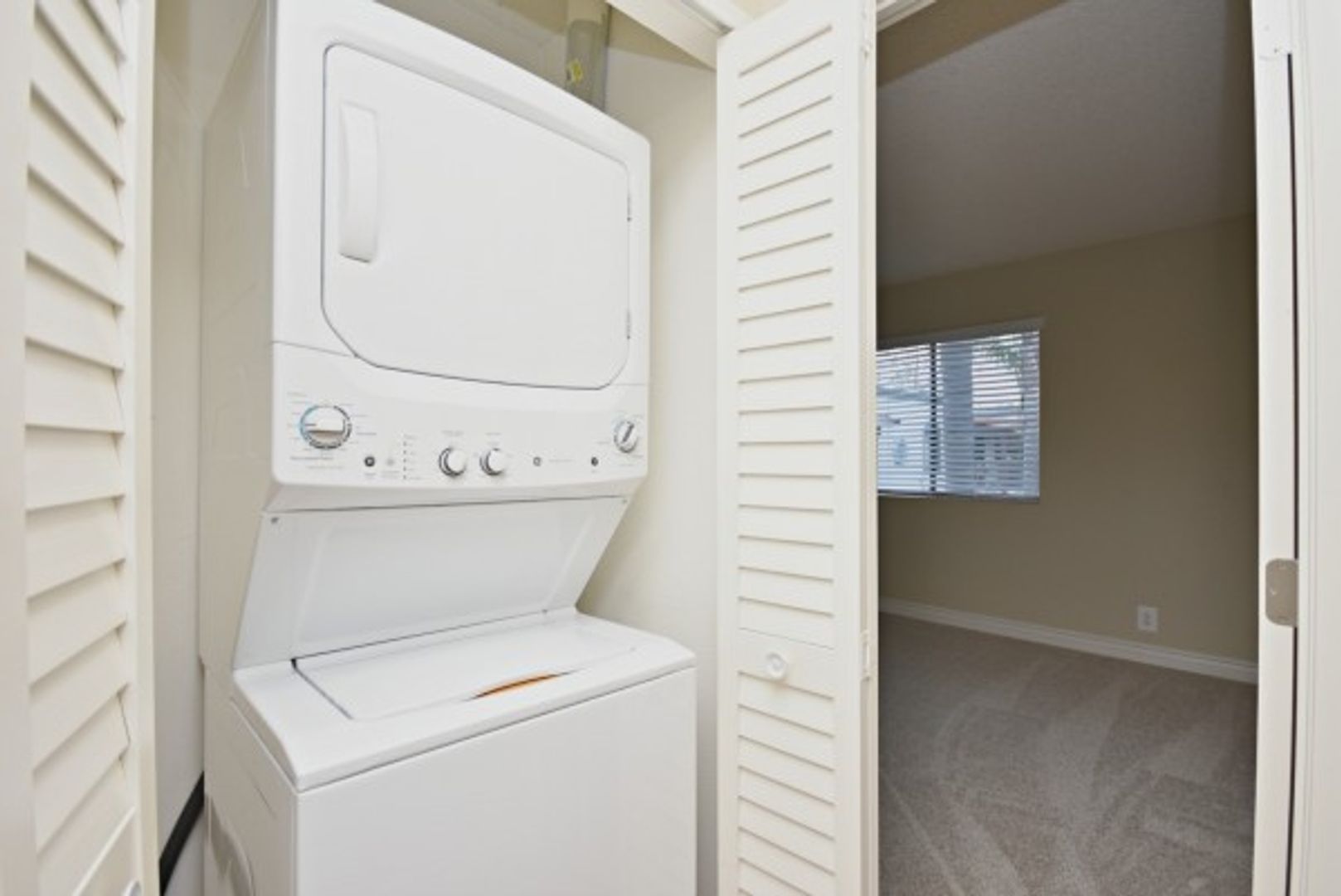 Oceanside Apartment: 2330 Paseo De Laura