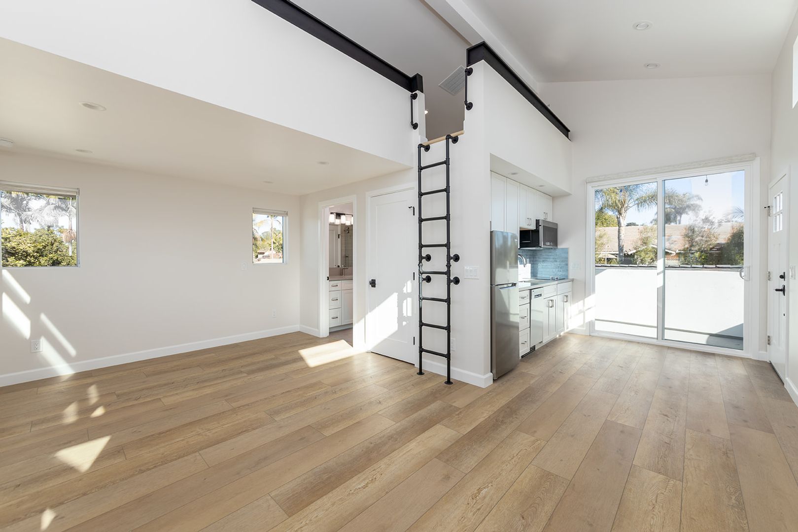 Encintias House: 1193 Balour Drive