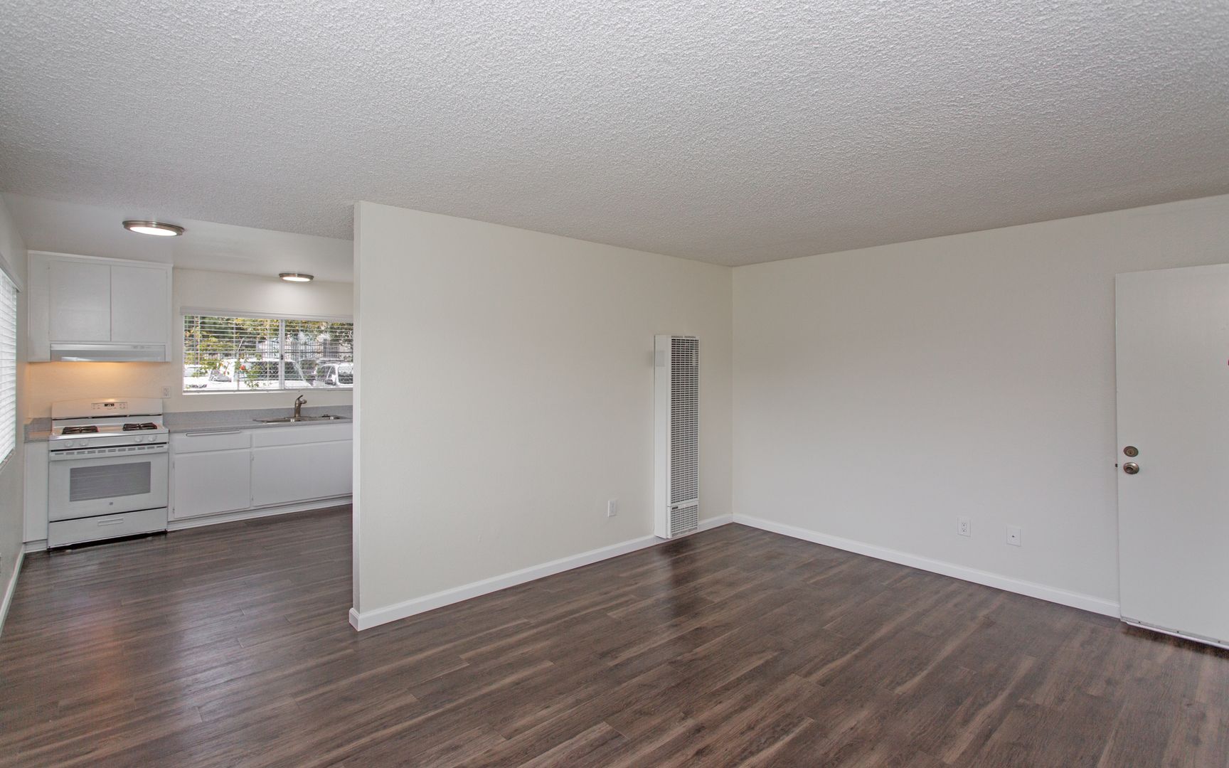 San Marcos Apartment: 250 W. San Marcos Blvd.