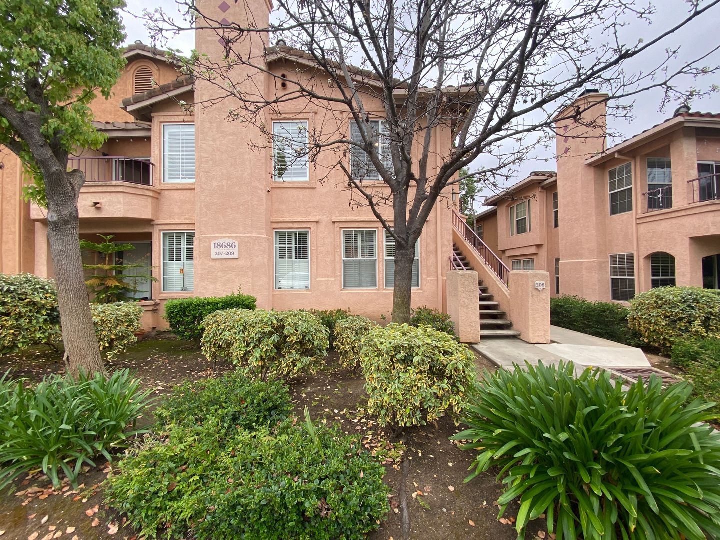 San Diego House: 18686 Caminito Cantilena Unit 208