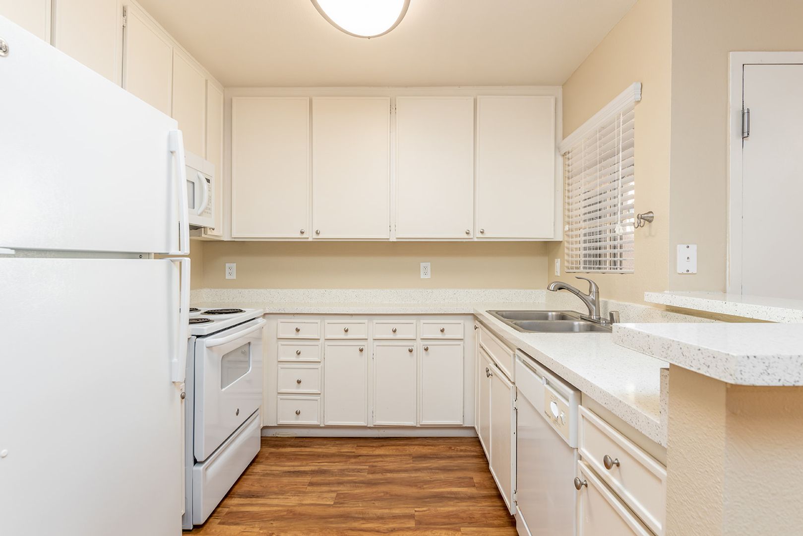 Lakeside Apartment: 9413 Winter Gardens