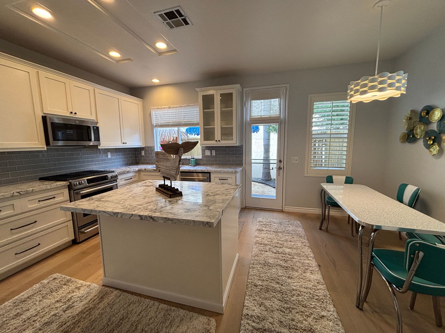 Carlsbad House: 618 Compass Ct