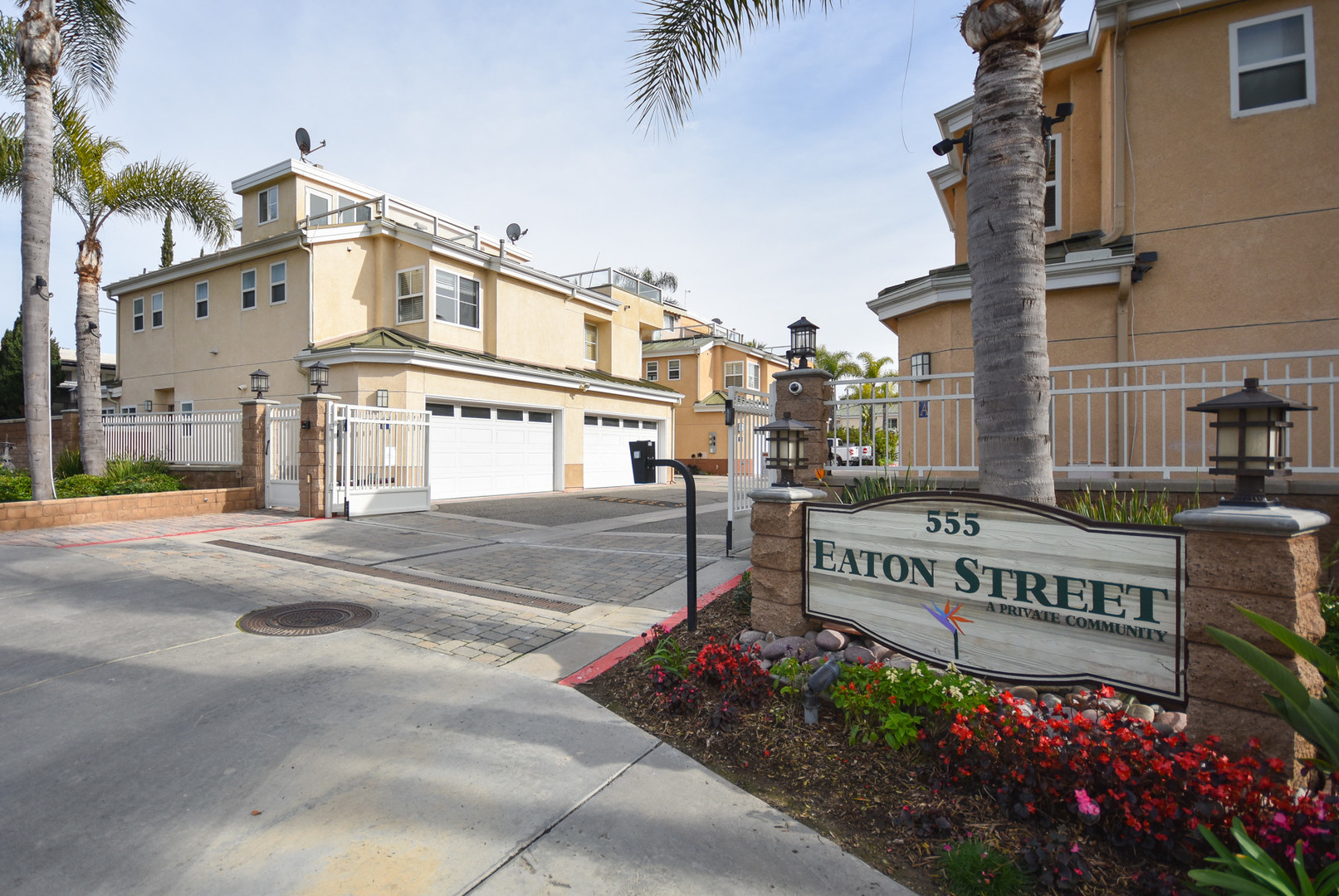 Oceanside Townhome: 555 Eaton St. # P