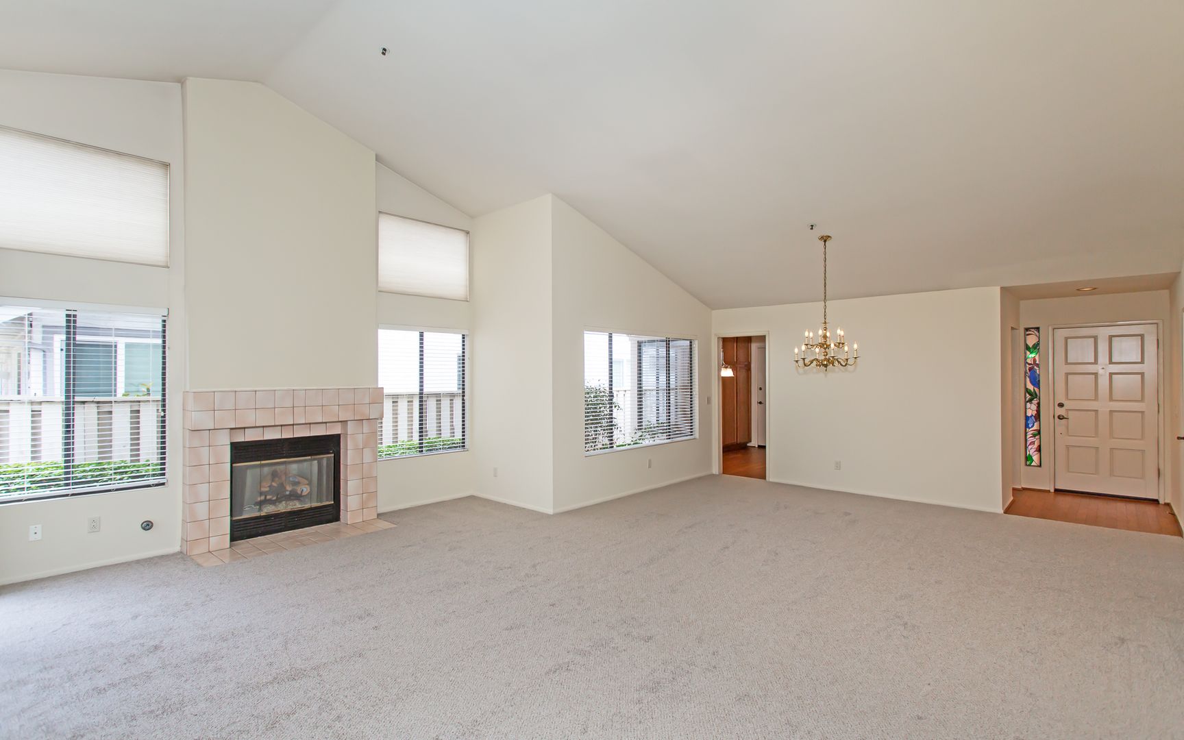 Vista House: 1955 Spyglass Circle