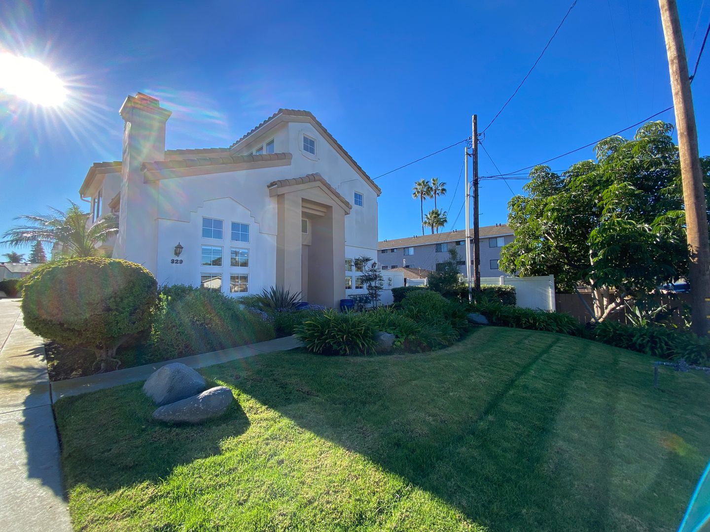 Carlsbad House: 329 Chestnut Ave