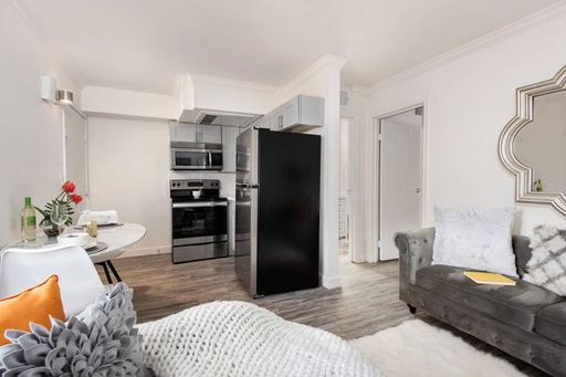 1x1 600 sq. ft. EVERYTHING IS ON, EASY MOVE-IN PROCESS, AND ASK ABOUT OUR MOVE-IN SPECIALS! – photo 1