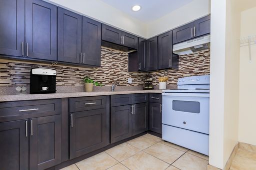 STUNNING PREMIUM APARTMENT HOME! – photo 1