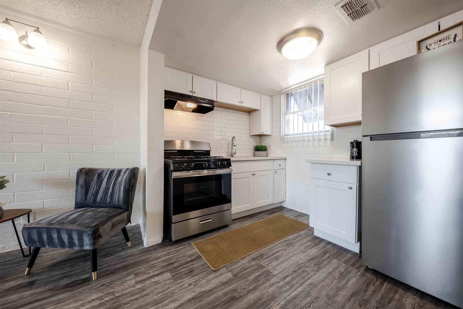 Phoenix Apartment: 2028 W Indian School Rd.