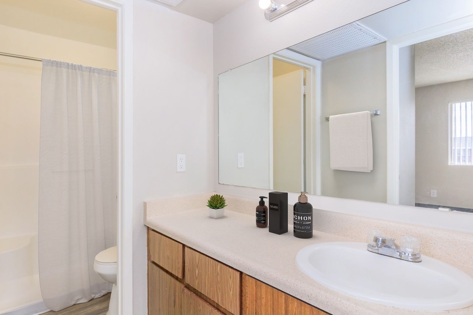 Lincoln Place Apartments 6 of 10