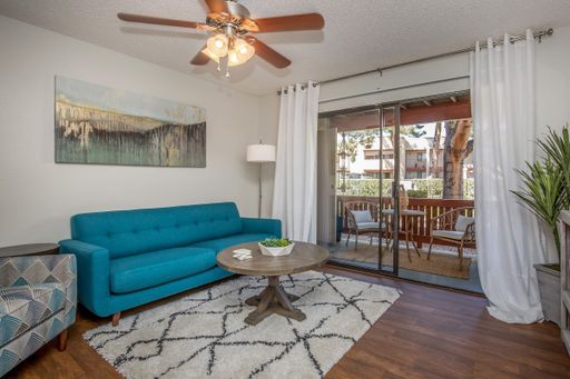 2x2 Reno (1st Floor) – photo 1