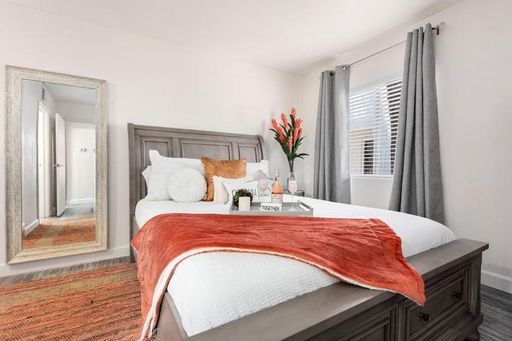 1x1 650 sq. ft. EVERYTHING IS ON, EASY MOVE-IN PROCESS, AND ASK ABOUT OUR MOVE-IN SPECIALS! – photo 1