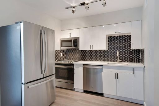 La Cima Apartments - 1 Bedroom ~Urban Style. Midtown Energy! Move in Specials!***** – photo 1