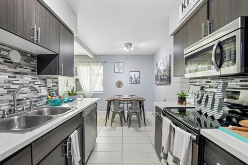 The Madison— 2 Bed / 1 Bath — 900 SF – photo 1