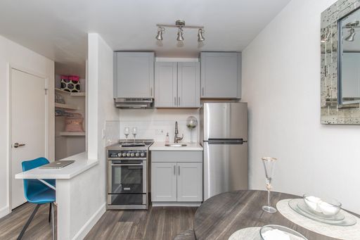 Small Studio Deluxe • 1 Bath • 350 SF – photo 1